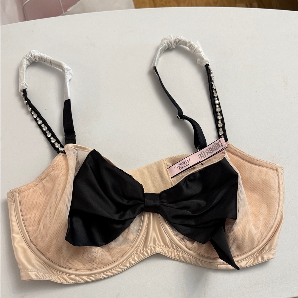 Victoria's Secret Black and Cream Bow Bra